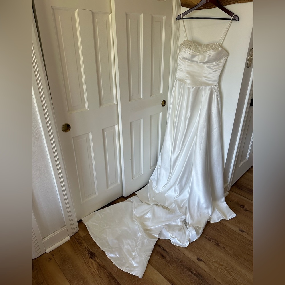 Wedding gown